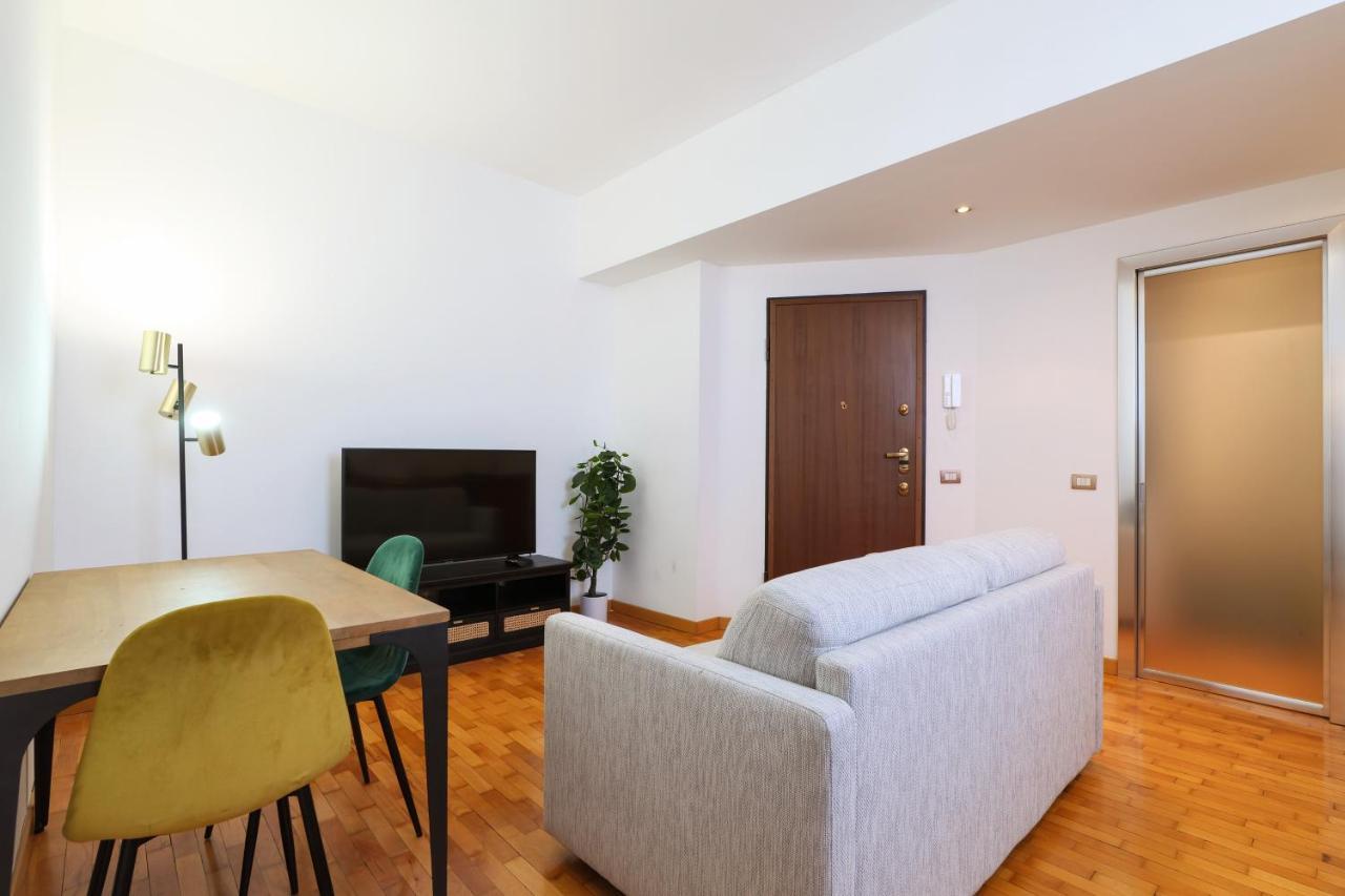 Duomo Luxury Apartment VIII Milan Luaran gambar